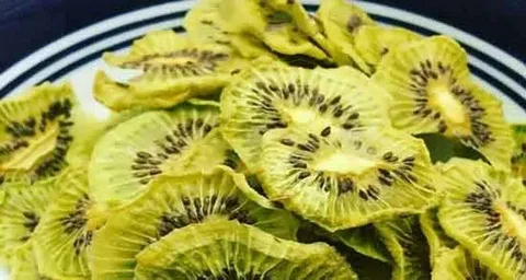 مخلوط میوه خشک استوایی با طعمی گرمسیری و تازه